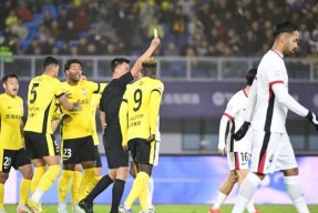 易游棋牌 -成都蓉城足球比赛活动过程描述